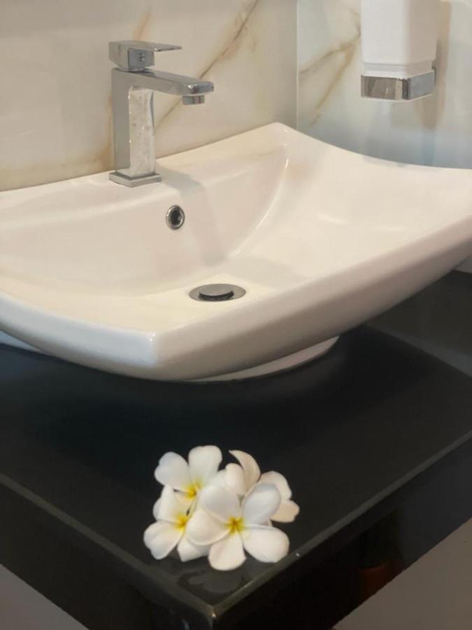 Villa Crystals Malabe Экстерьер фото