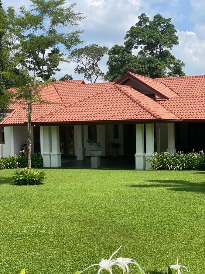 Villa Crystals Malabe Экстерьер фото