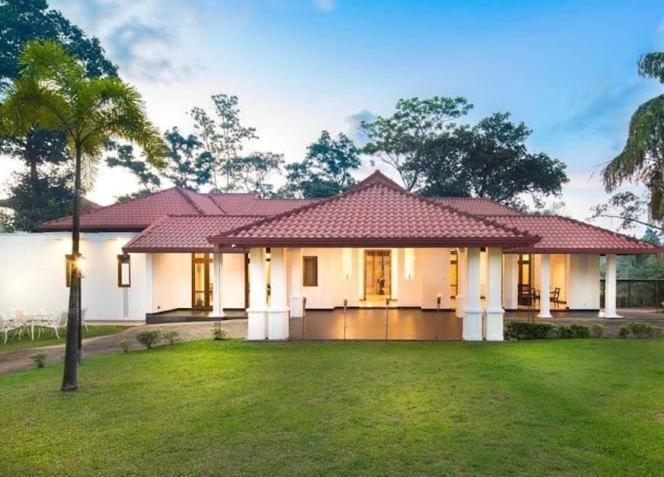 Villa Crystals Malabe Экстерьер фото